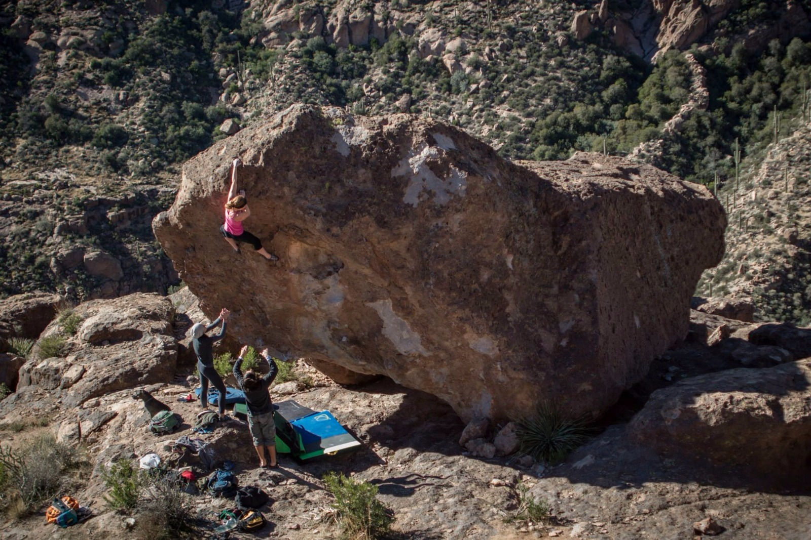 bouldering-in-the-superstition-mountains-embark